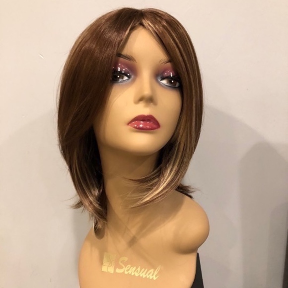 short Wigs Full Hair Wig Natural Looking - Picture 3 of 3